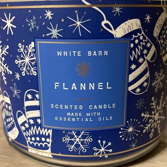 NEW White Barn BATH AND BODY WORKS FLANNEL 3 WICK CANDLE WITH ESSENTIAL OILS - Picture 6 of 7